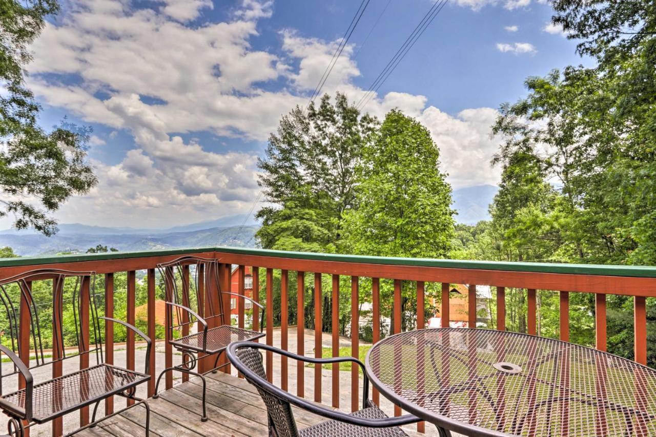 Gatlinburg Chalet Hot Tub, Sauna And Mountain View Eksteriør billede